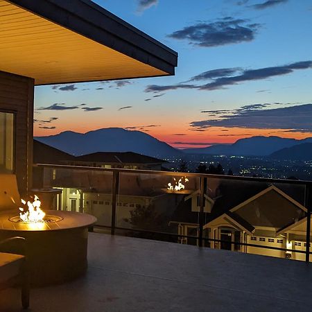 チリワック Mountain Retreat With Views, Hot Tub, Games & Acヴィラ エクステリア 写真