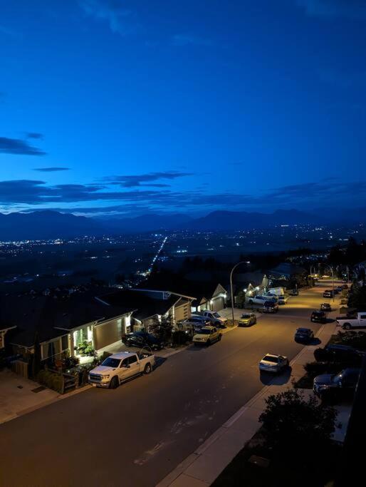 チリワック Mountain Retreat With Views, Hot Tub, Games & Acヴィラ エクステリア 写真