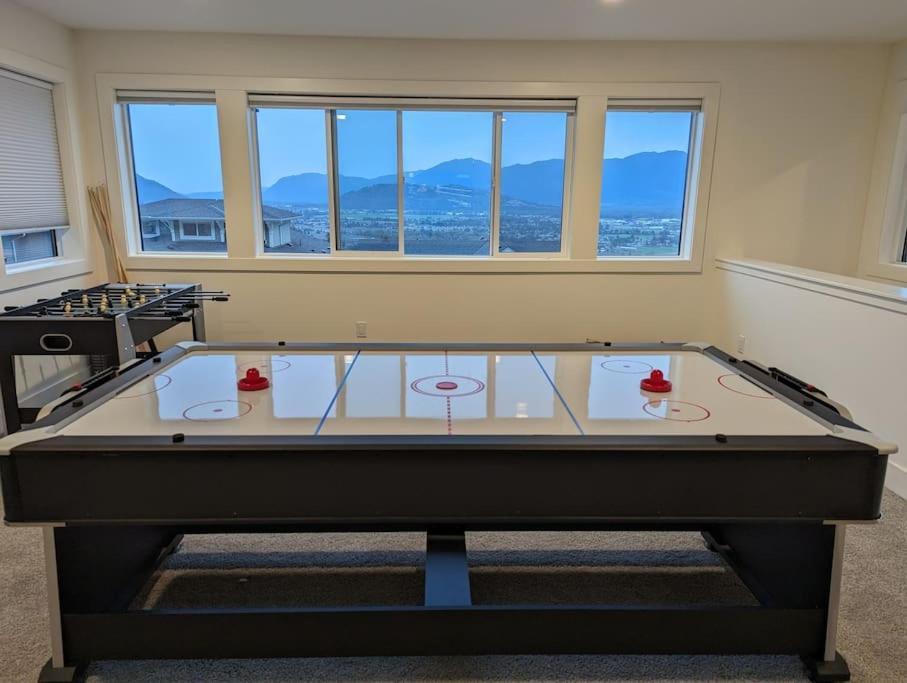 チリワック Mountain Retreat With Views, Hot Tub, Games & Acヴィラ エクステリア 写真