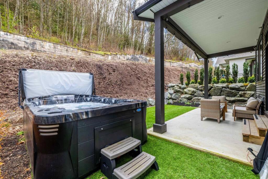 チリワック Mountain Retreat With Views, Hot Tub, Games & Acヴィラ エクステリア 写真