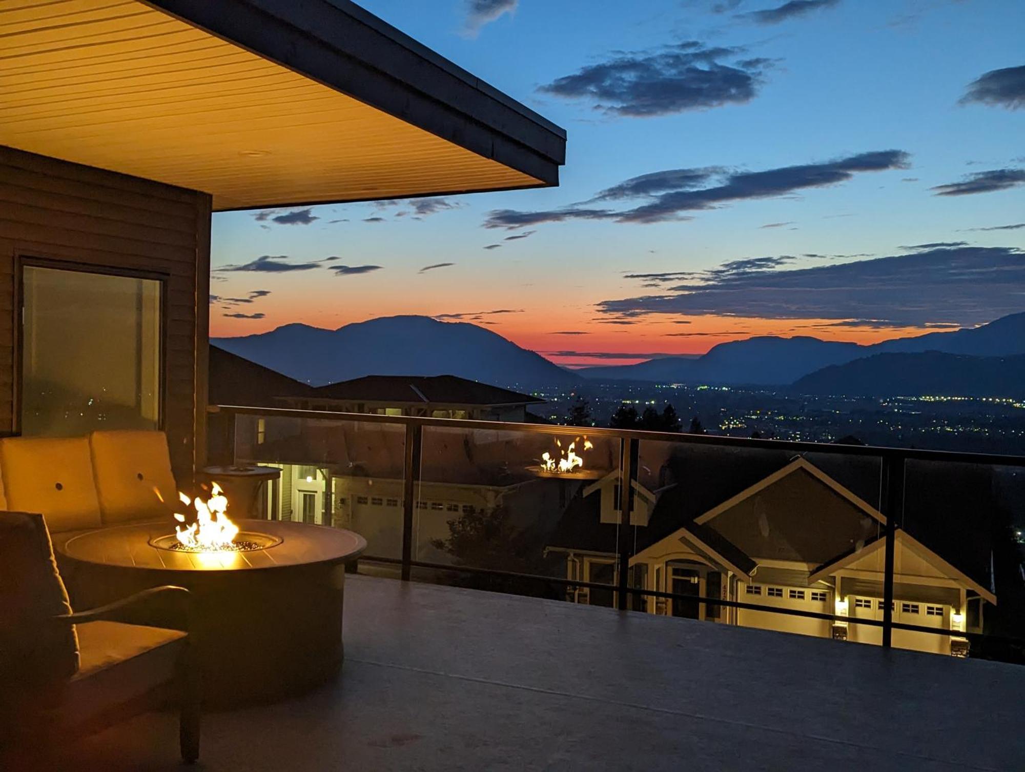 チリワック Mountain Retreat With Views, Hot Tub, Games & Acヴィラ エクステリア 写真